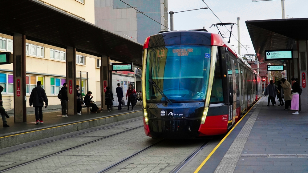 Orașul care încearcă să combată poluarea cu transport public gratuit
