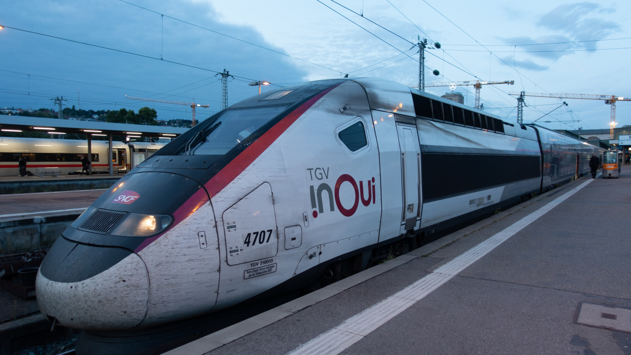 Battery powered locomotives could be the future of railway transport