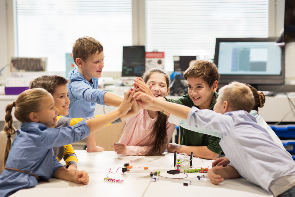 Skills Upload Jr, programul Fundației Vodafone pentru creșterea bunăstării digitale a copiilor