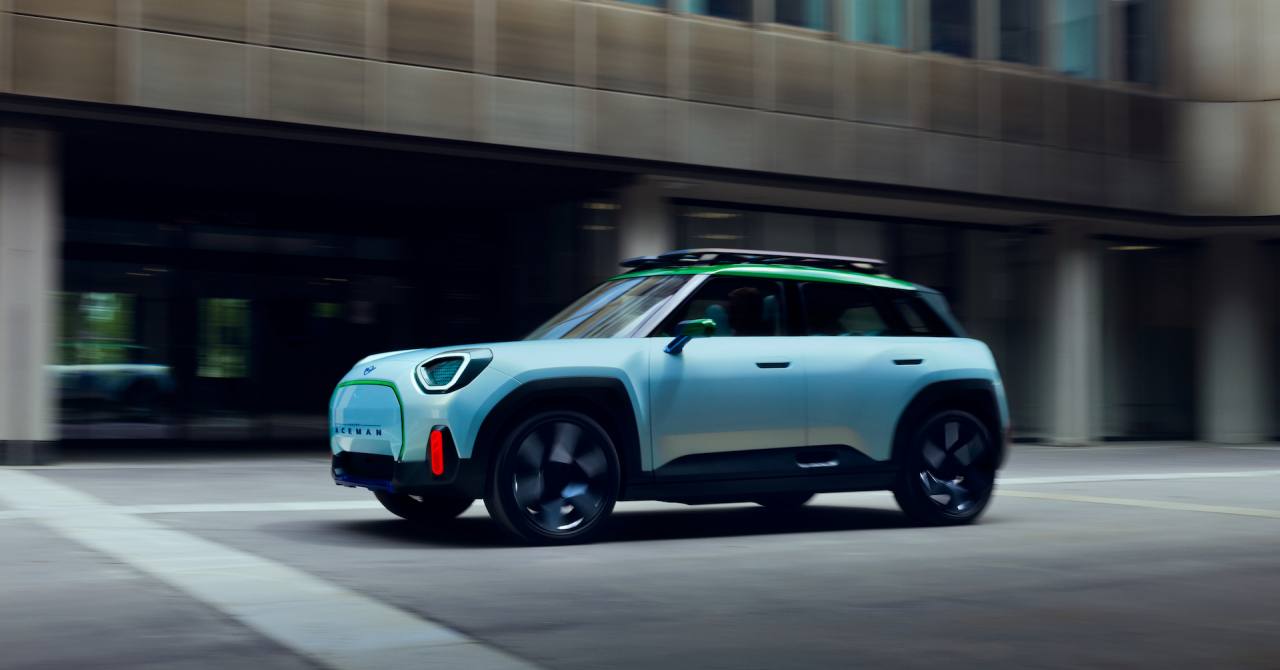 Mini Concept Aceman, the electric car that offers an LED show