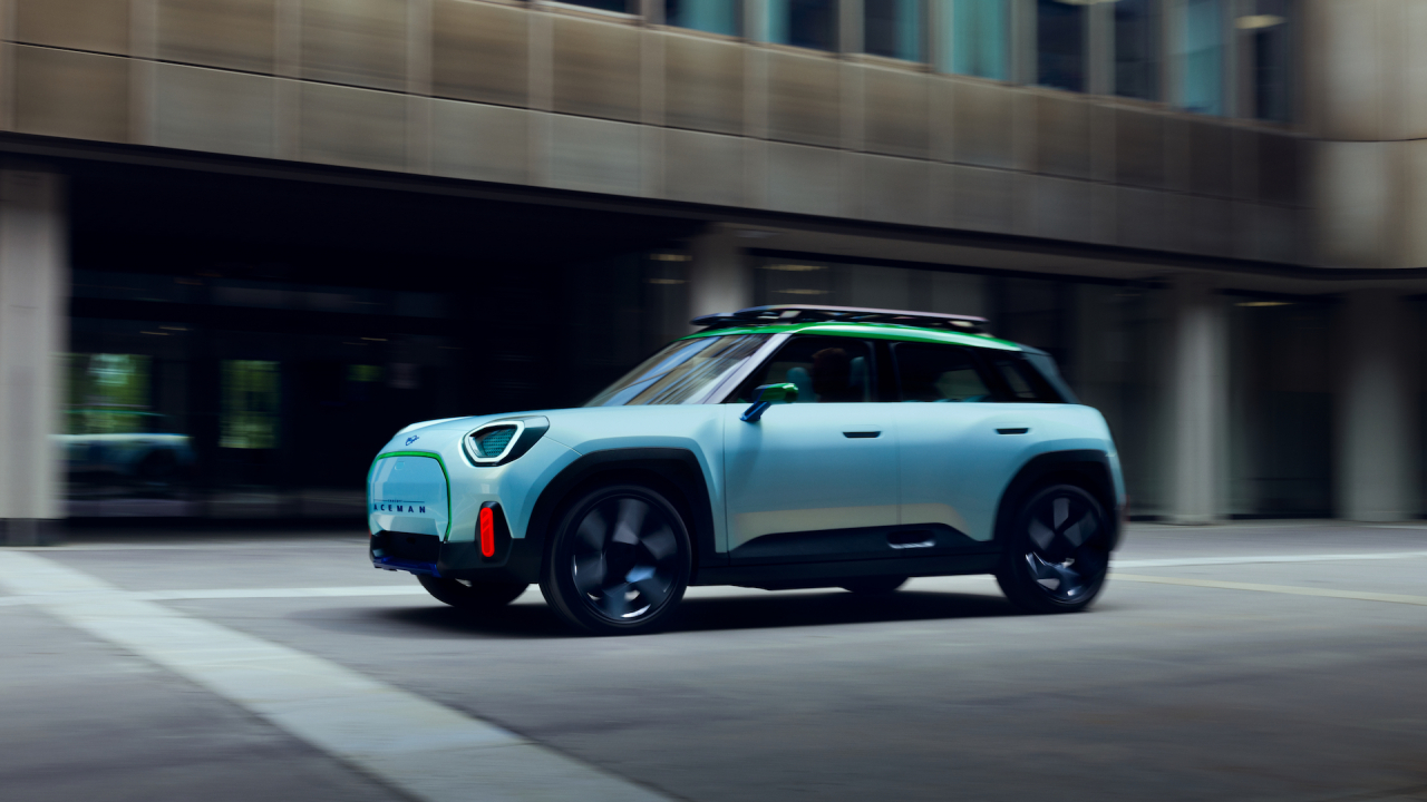 Mini Concept Aceman, the electric car that offers an LED show