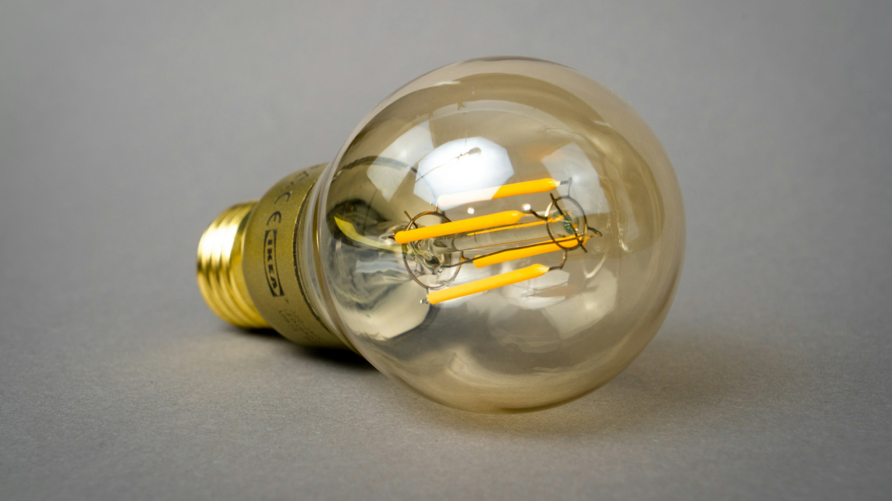 Ce sunt LED-urile și de ce să le alegi pentru o iluminare economică și eficientă