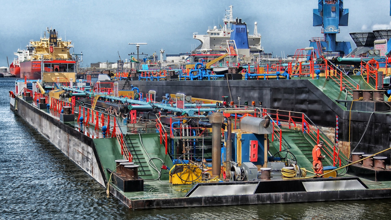 Portul din Rotterdam, cel mai mare poluator maritim al Europei