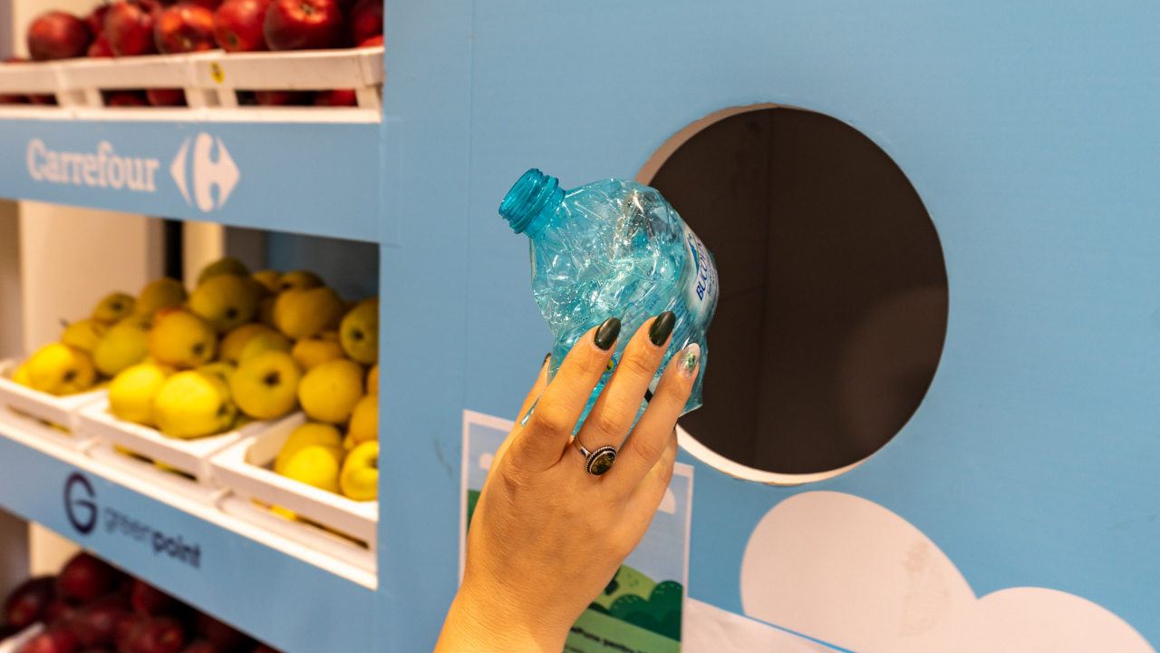 Carrefour and its suppliers commit to reduce its carbon emissions of products sold by 20 megatons in 2030