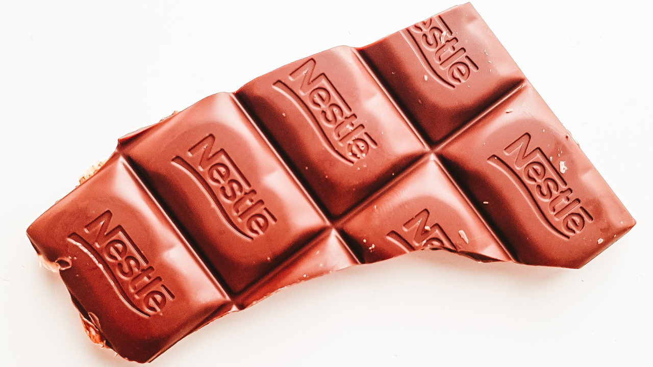 Nestlé salvează 200.000 de tone CO2 cu ajutorul combustibililor maritimi „verzi”