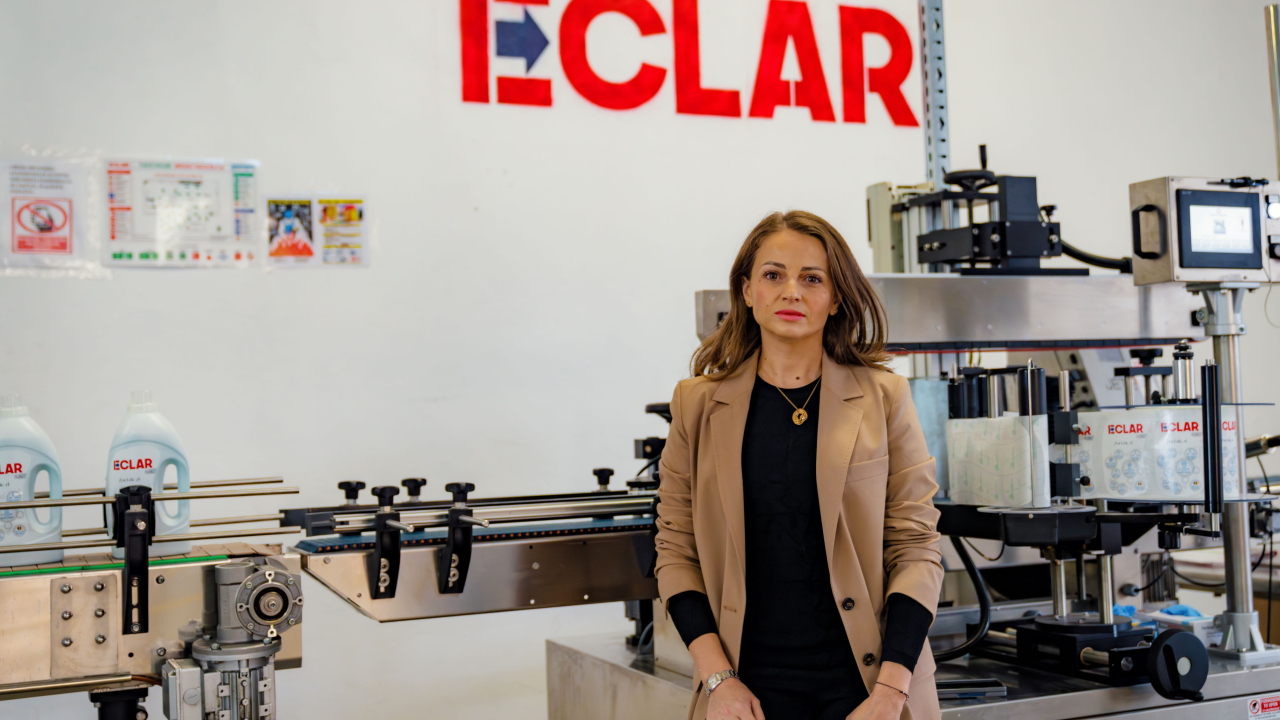 Producătorul român de detergent care colectează de la clienți ambalajele proprii pentru a le recicla