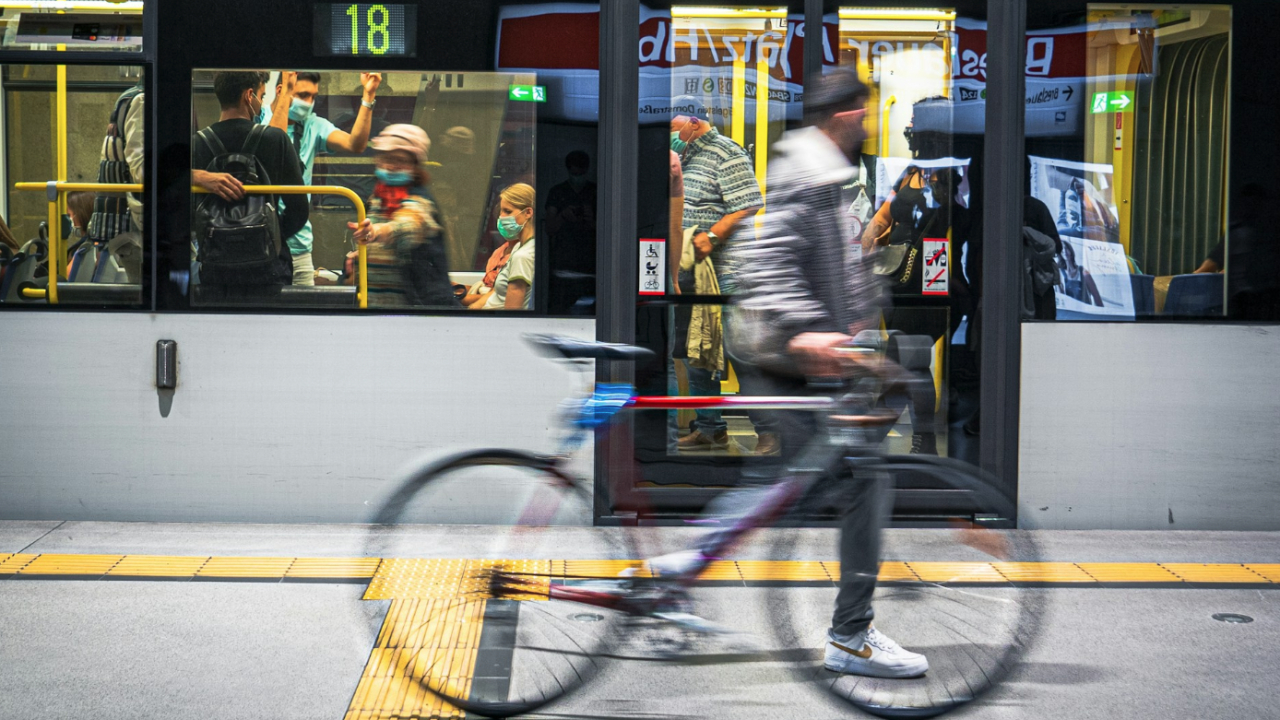 Startup-urile de mobilitate și transformare urbană selectate la acceleratorul inVest