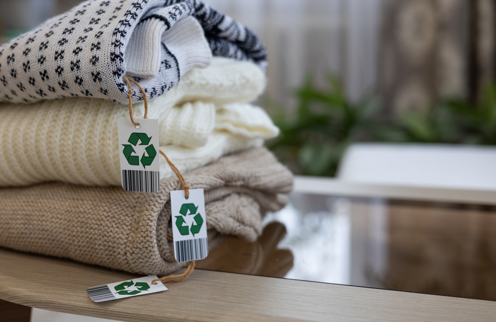 A company receives 10 mn USD to efficiently recycle synthetic textiles