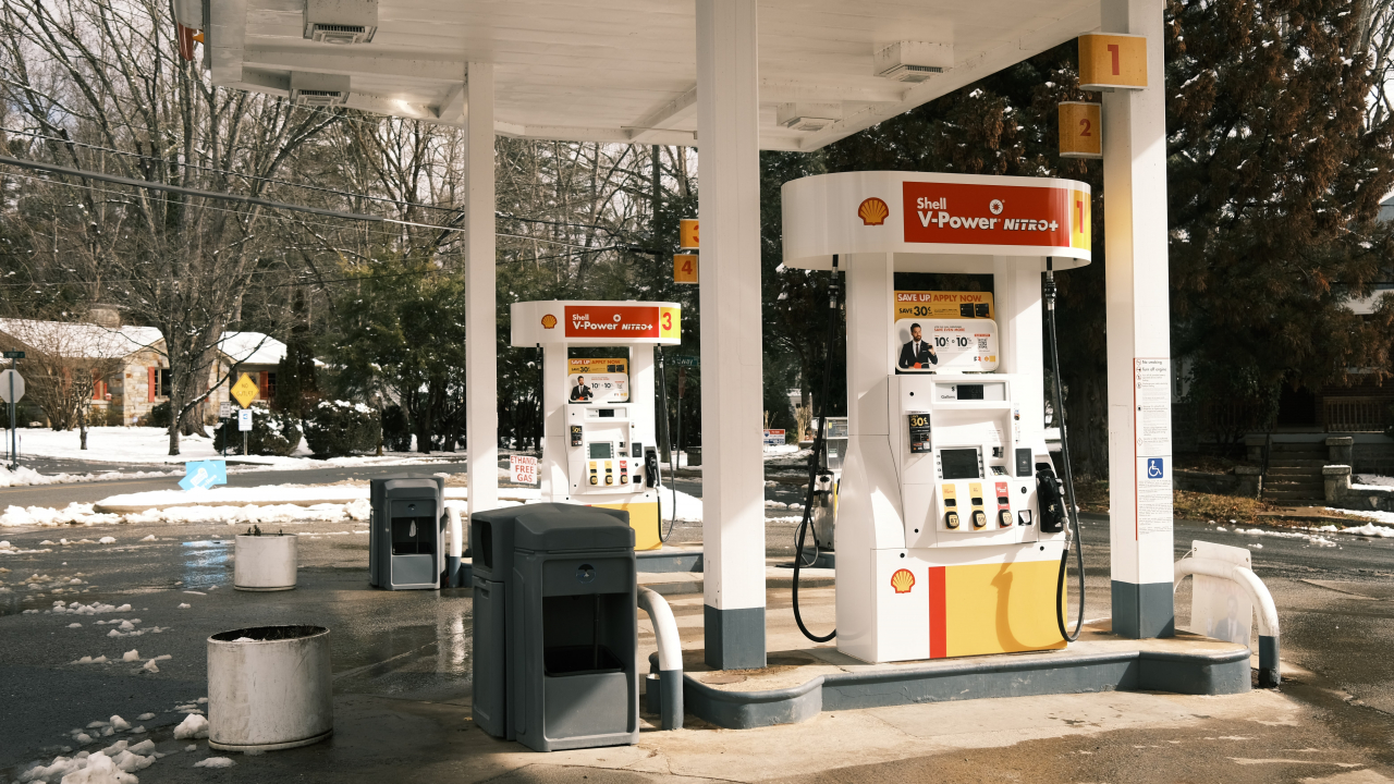 How much vegetable oil per day ”fuels” cars in Europe and UK