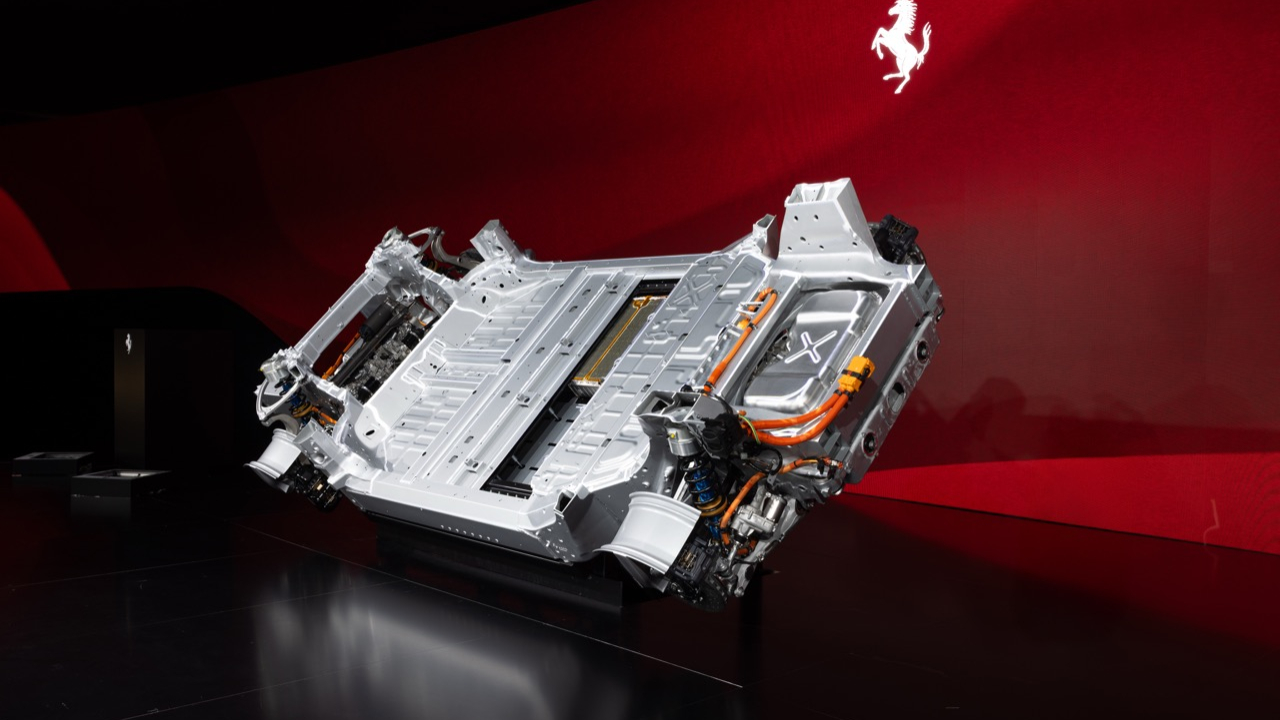 Primul model electric Ferrari e în lucru: 4 motoare electrice și baterie de 122 kWh