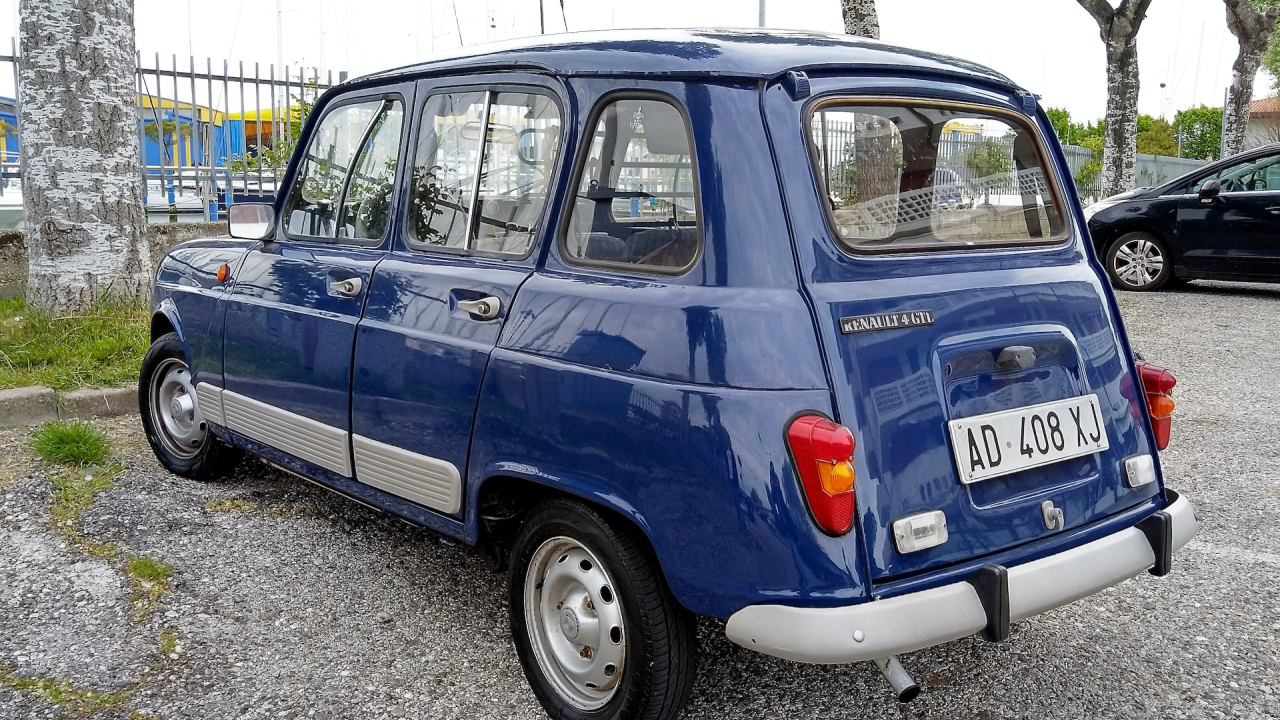 Renault sparks new life into old models with EV conversion kits