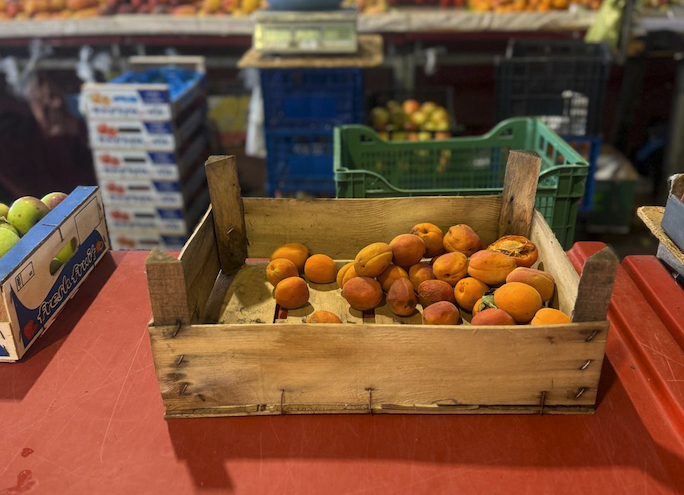 Cum folosește proiectul Gospodari la Obor alimentele și legumele care au expirat