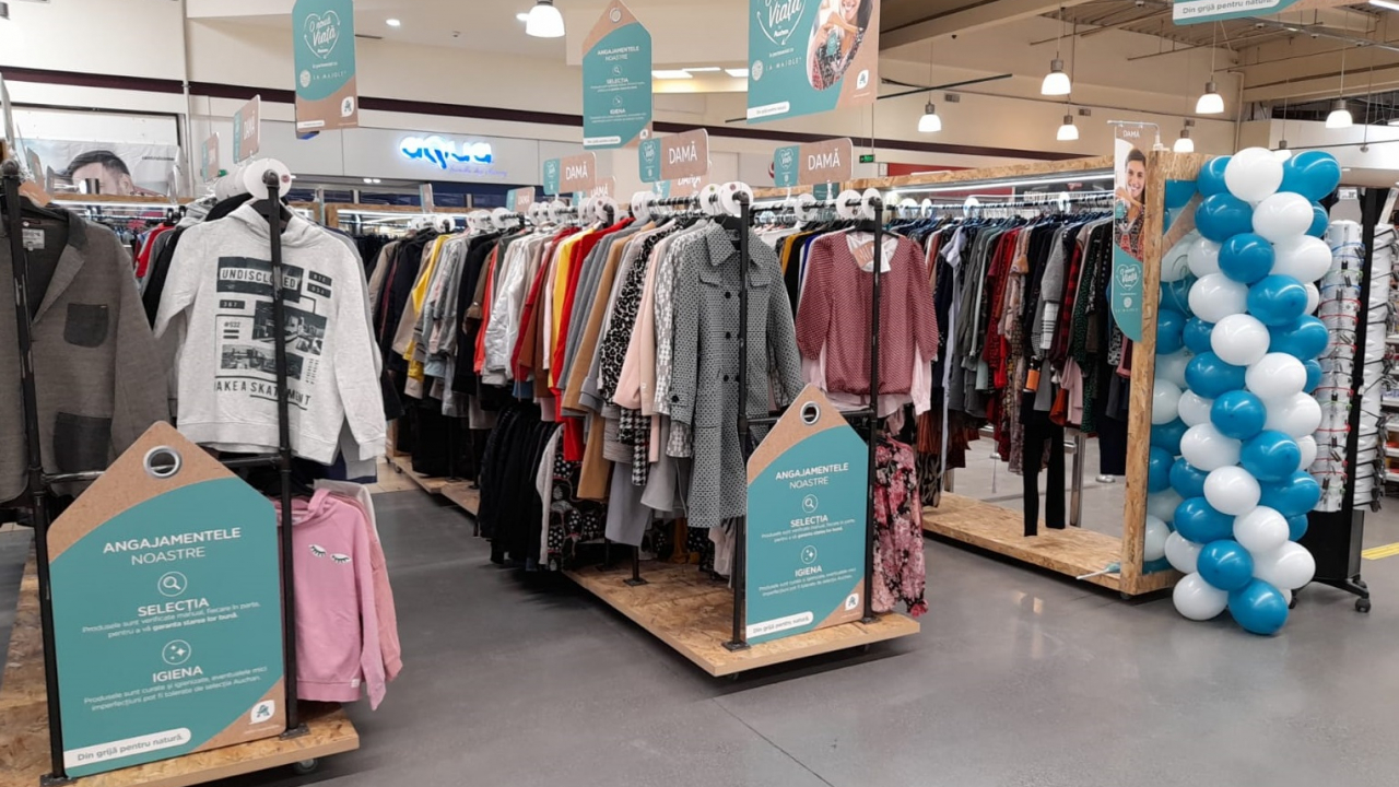 Auchan susține economia circulară cu un nou magazin de haine prepurtate