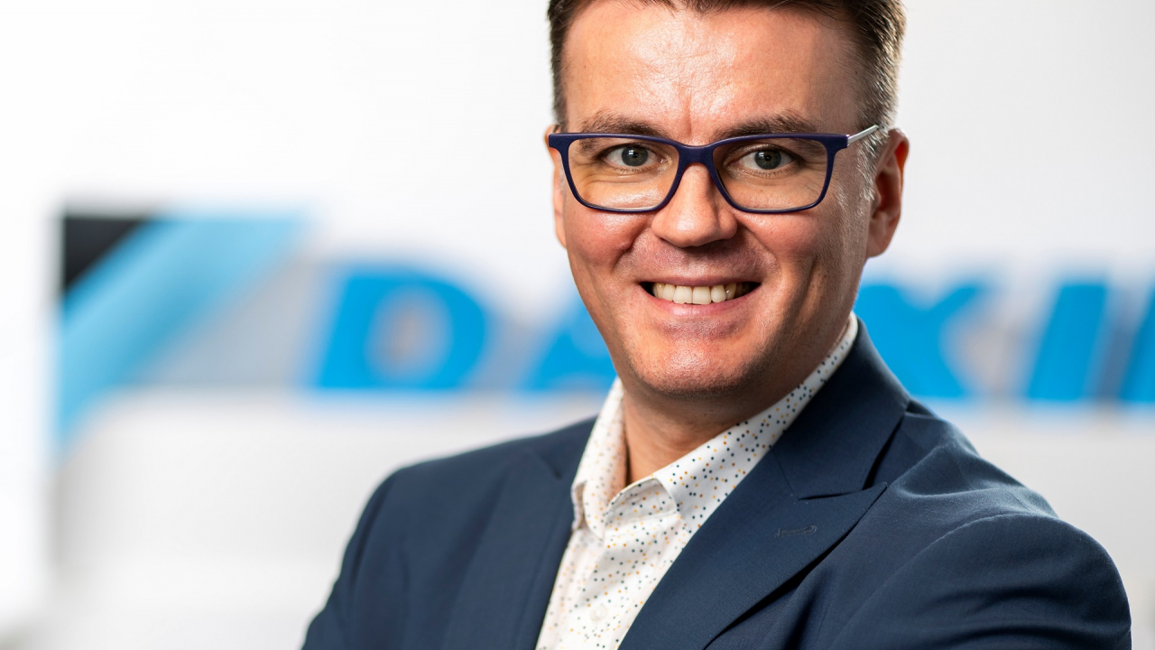 Daikin accelerates race to zero net carbon emissions with new R-32 Small Inverter Chiller