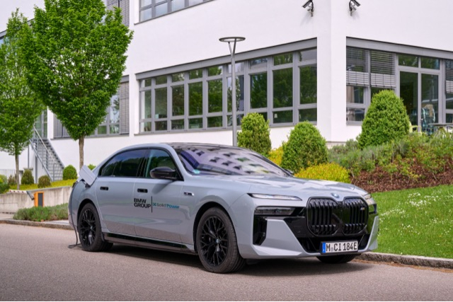 BMW testează primele sale baterii solide pe un model electric i7