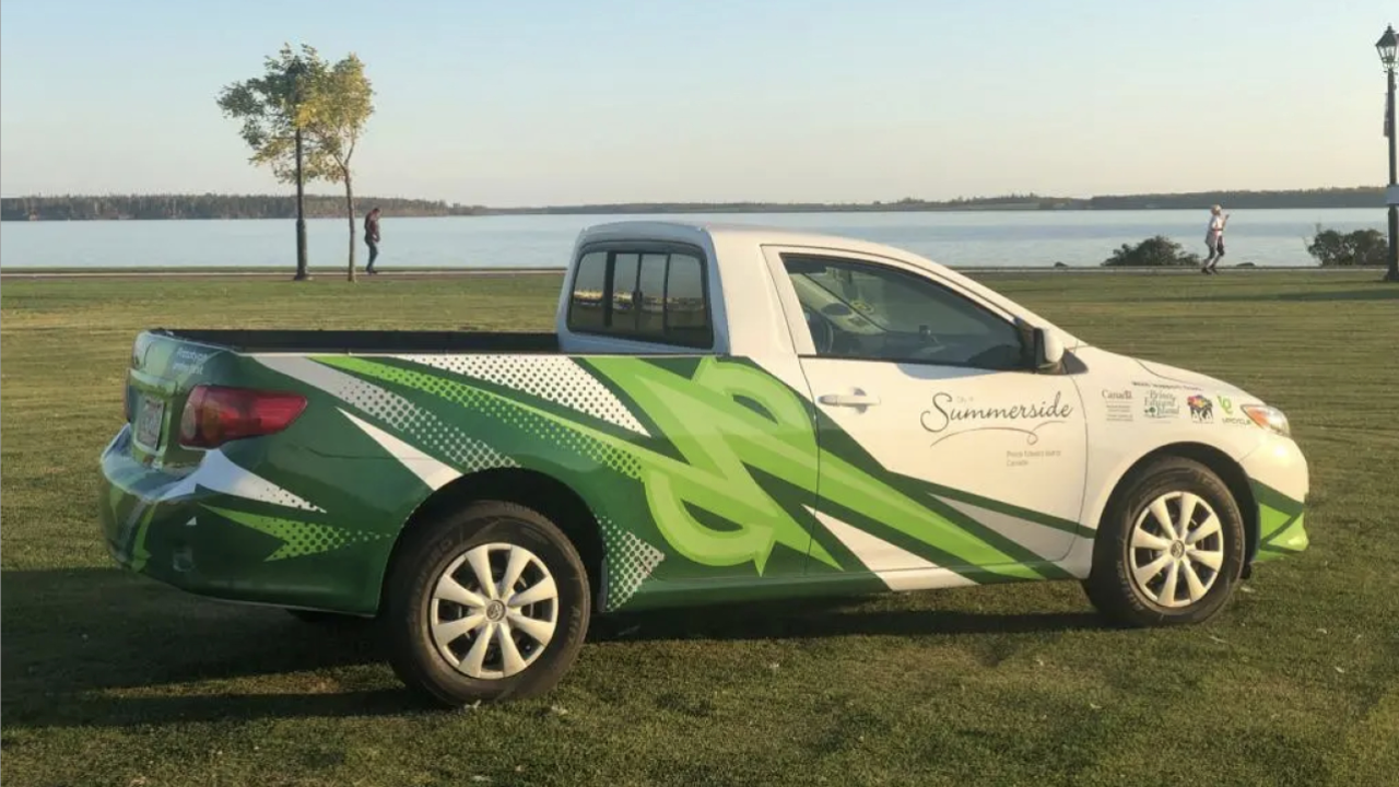 Compania care transformă mașinile uzate în autoturisme electrice noi