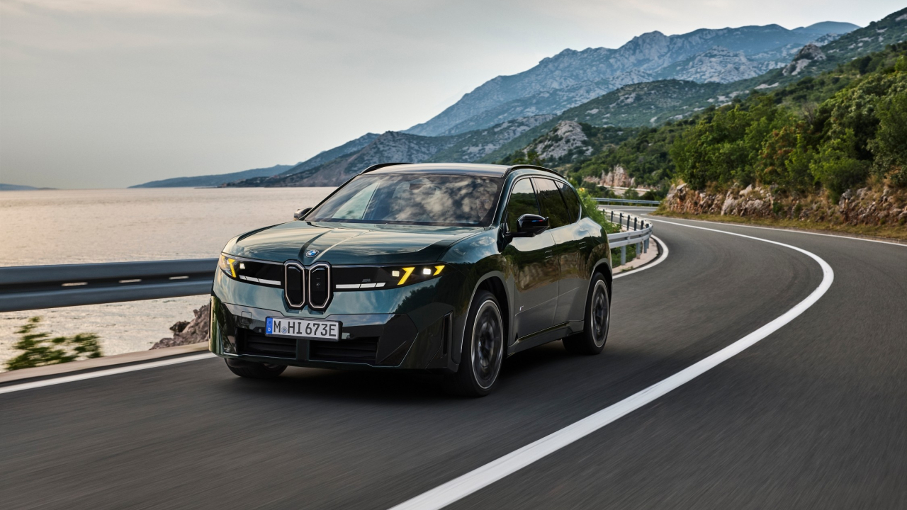 BMW prezintă noul iX3 M60: mai multă performanță, aceeași autonomie imbatabilă