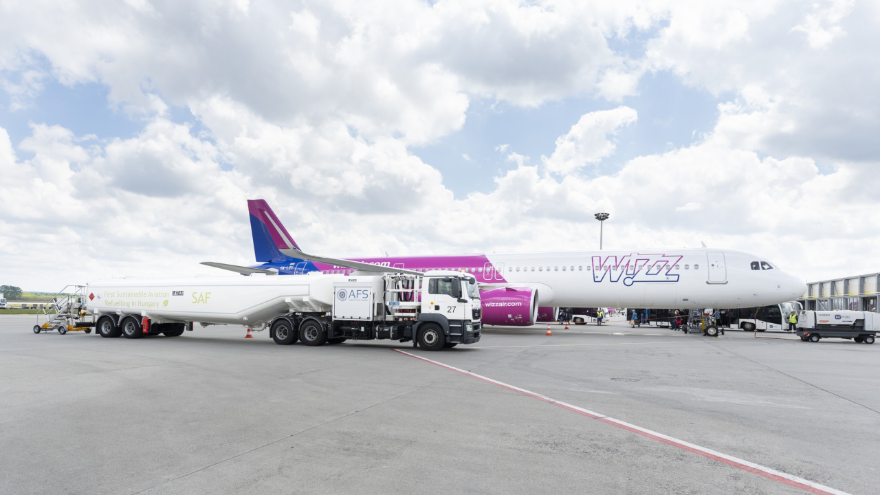 Wizz Air testează în operațiuni alături de Airbus combustibilul sustenabil pentru aviație