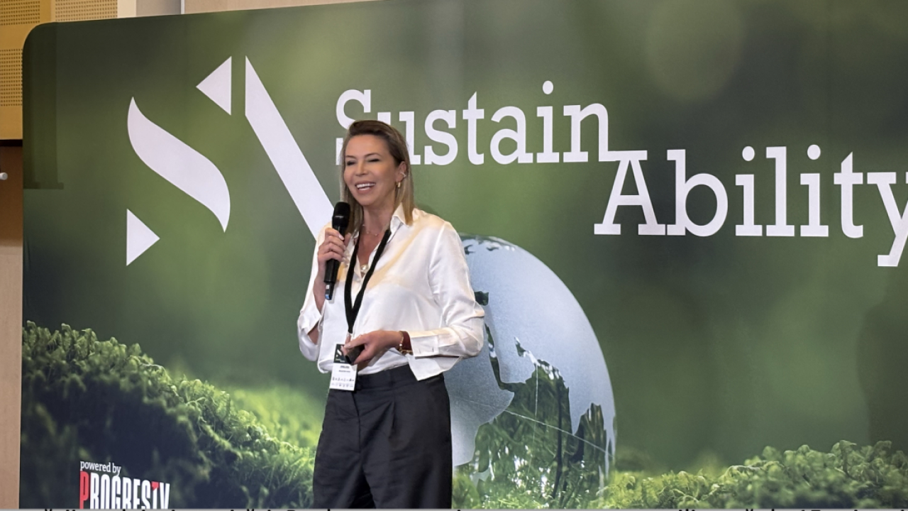 Compania din România ce împachetează produsele în hârtie sustenabilă din frunze