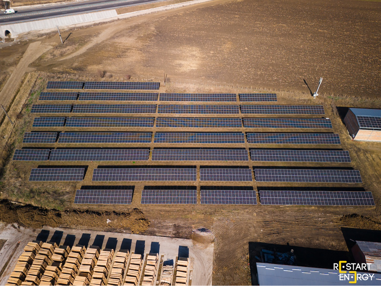 O companie din Alba devine independentă energetic cu ajutorul panourilor solare