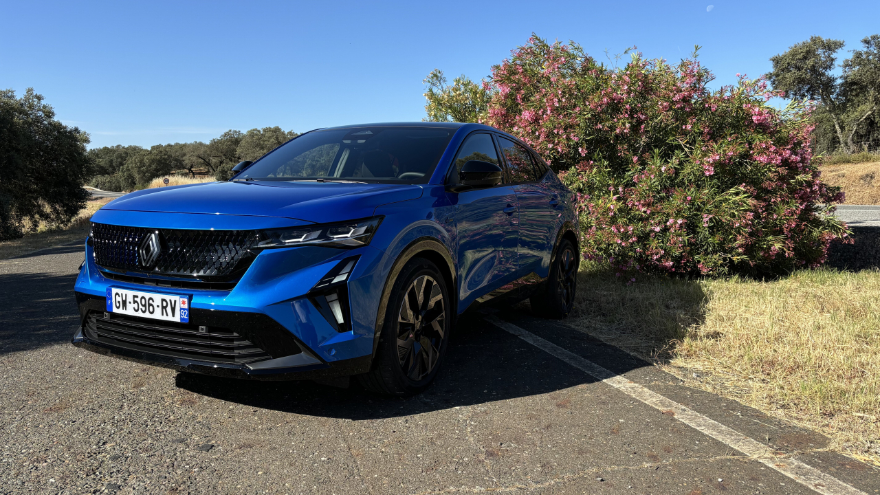 Test Drive Renault Rafale E-Tech: SUV sportiv și sustenabil sub 40.000 de euro
