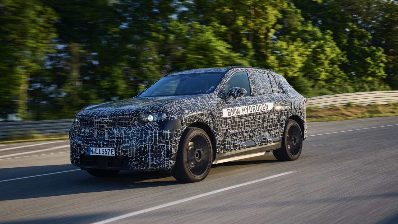 BMW X5 cu hidrogen devine oficial. Primele unități, gata de asamblare
