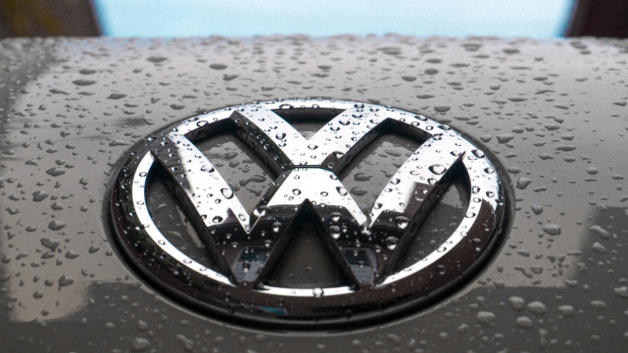 Volkswagen investește 20 mld. USD în producția proprie de baterii