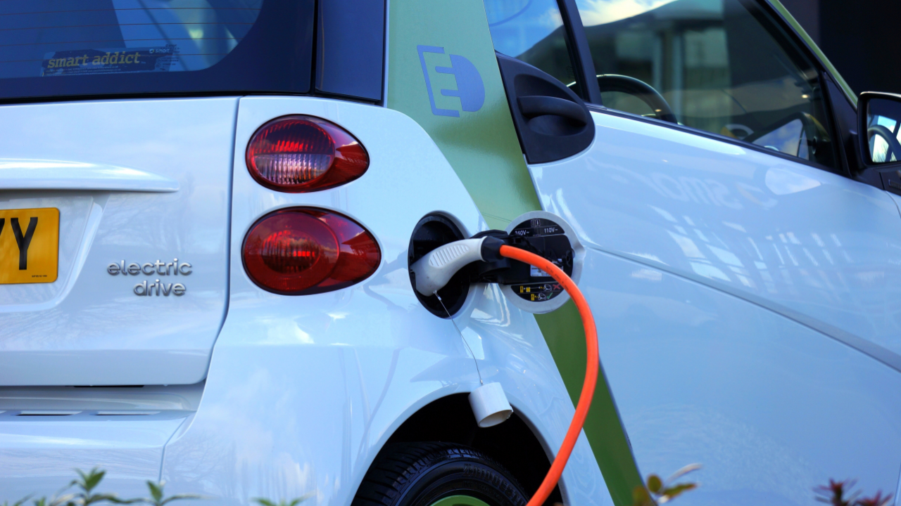 Tesla, cele mai multe mașini electrice în 2021. Creștere uriașă pentru locul doi