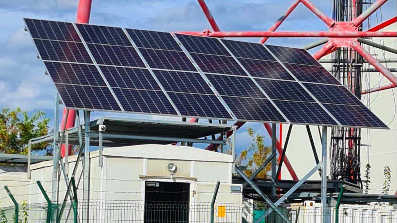 Cum și-a propus Orange România să reducă amprenta de CO2 asociată rețelei sale