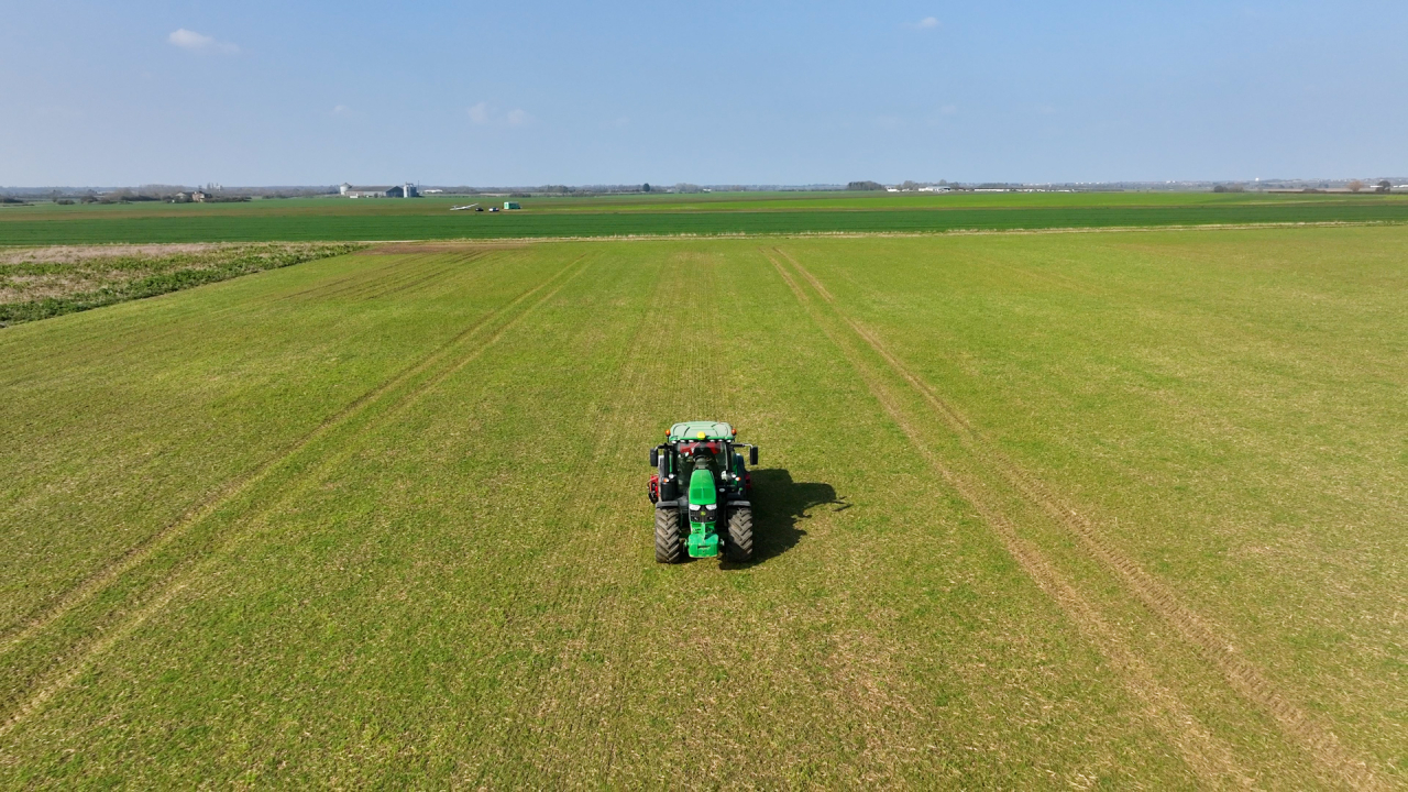 Un startup danez din domeniul agriculturii regenerative ajută fermierii români