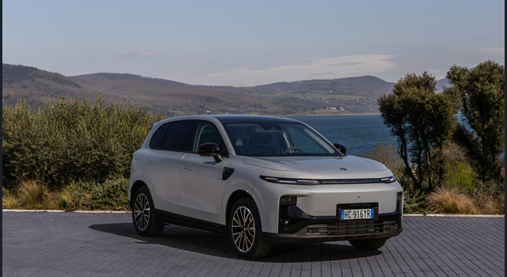 Leapmotor B10 se lansează în România. Cum se diferențiază de modelul C10