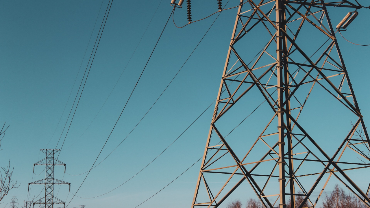 Uniunea Europeană investește peste 580 mld. € în rețele energetice verzi