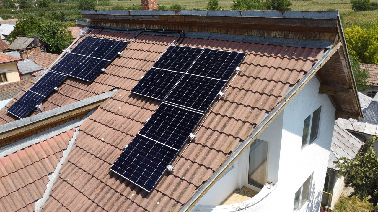 Simtel Team finalizează o centrală fotovoltaică pentru Asociația Piticii Veseli