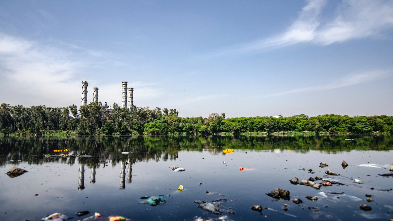 Cele mai poluante industrii în 2022 și ce soluții există