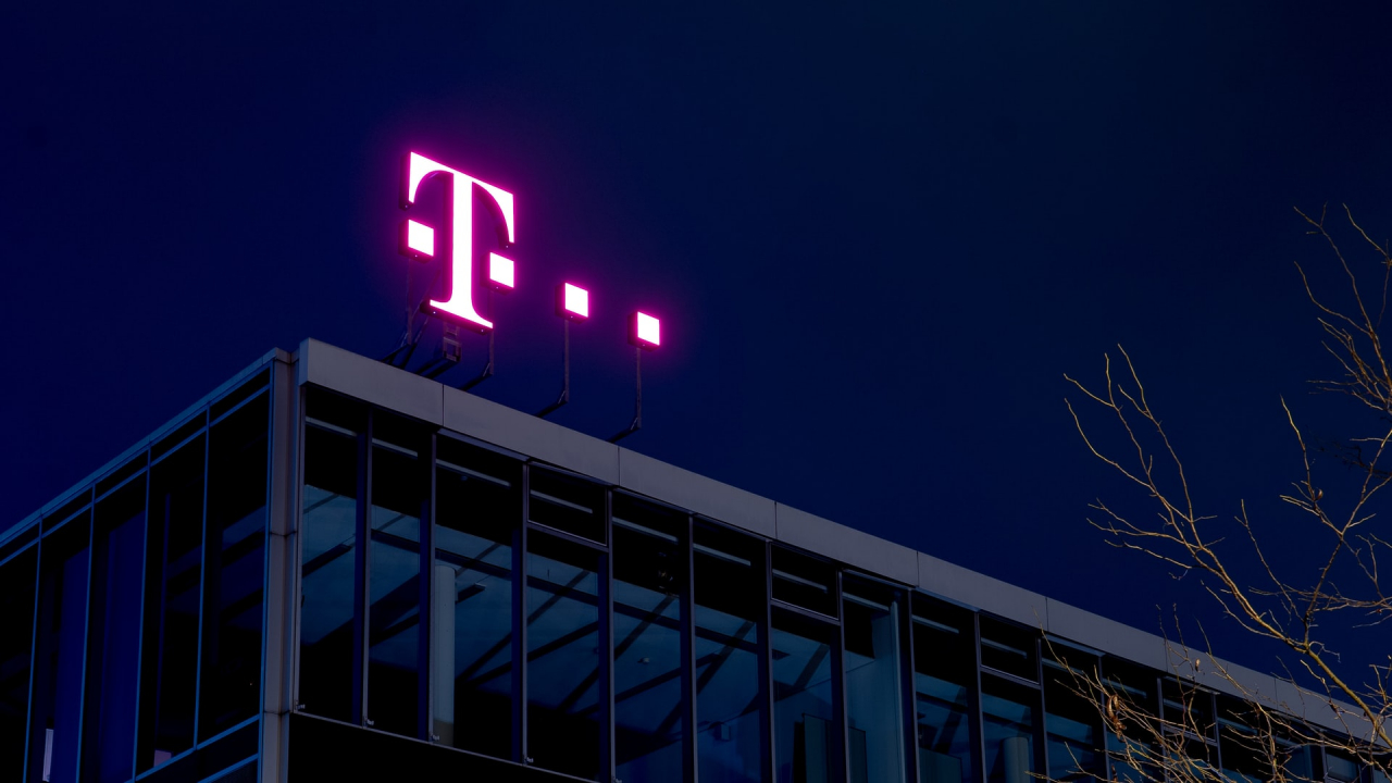 Telekom Mobile conectează antenele la surse de energie regenerabilă