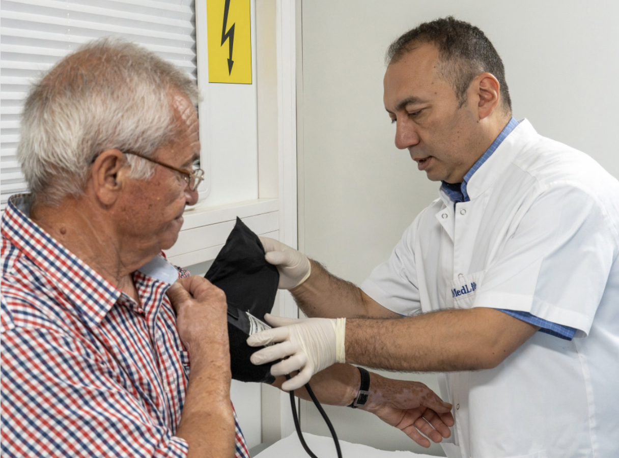 Consultații și analize medicale gratuite prin MedLife în județele Timiș și Galați