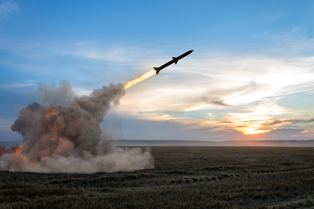 Cum putem "bombarda" cerul cu rachete pentru a răci Planeta