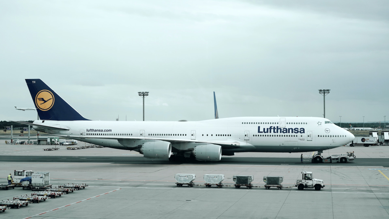 SAF-ul este rețeta succesului pentru decarbonizarea aviației, crede Lufthansa