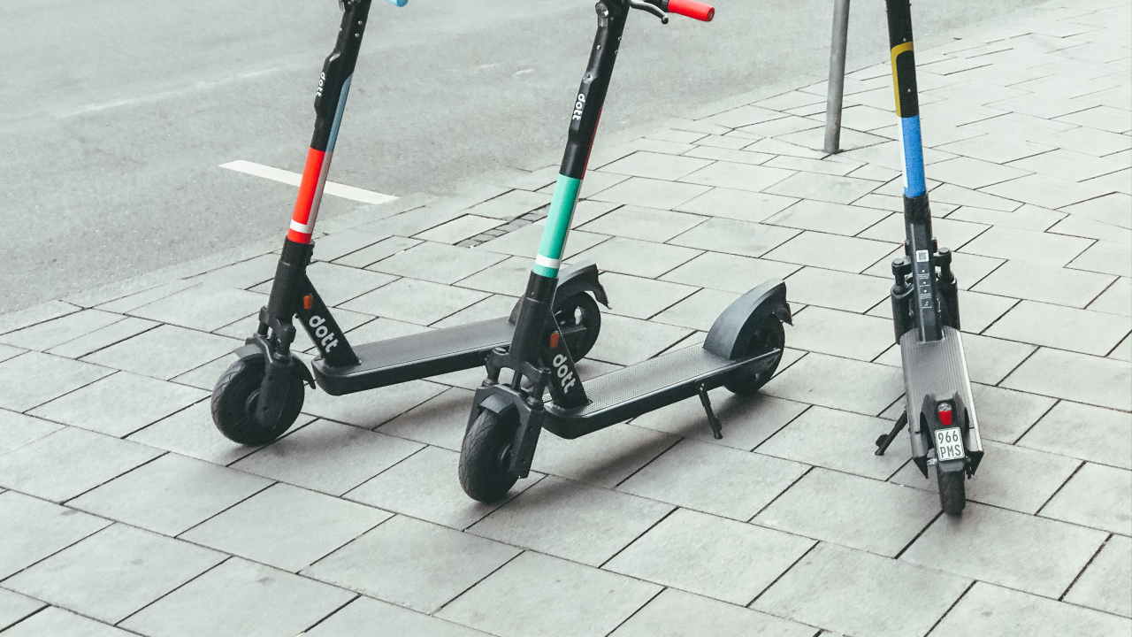 Tier Mobility și Remondis accelerează reciclarea bateriilor din micromobilitate