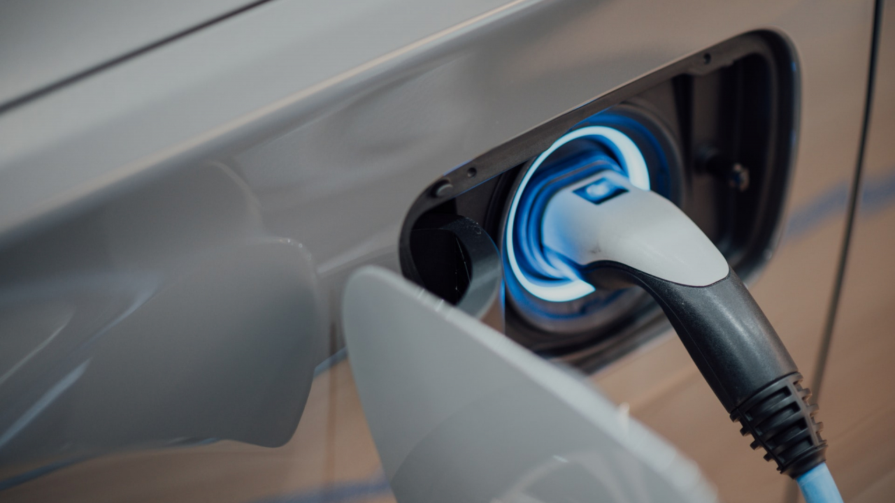 Mașini electrice în România. Plus 120% la înmatriculări în T1 2022