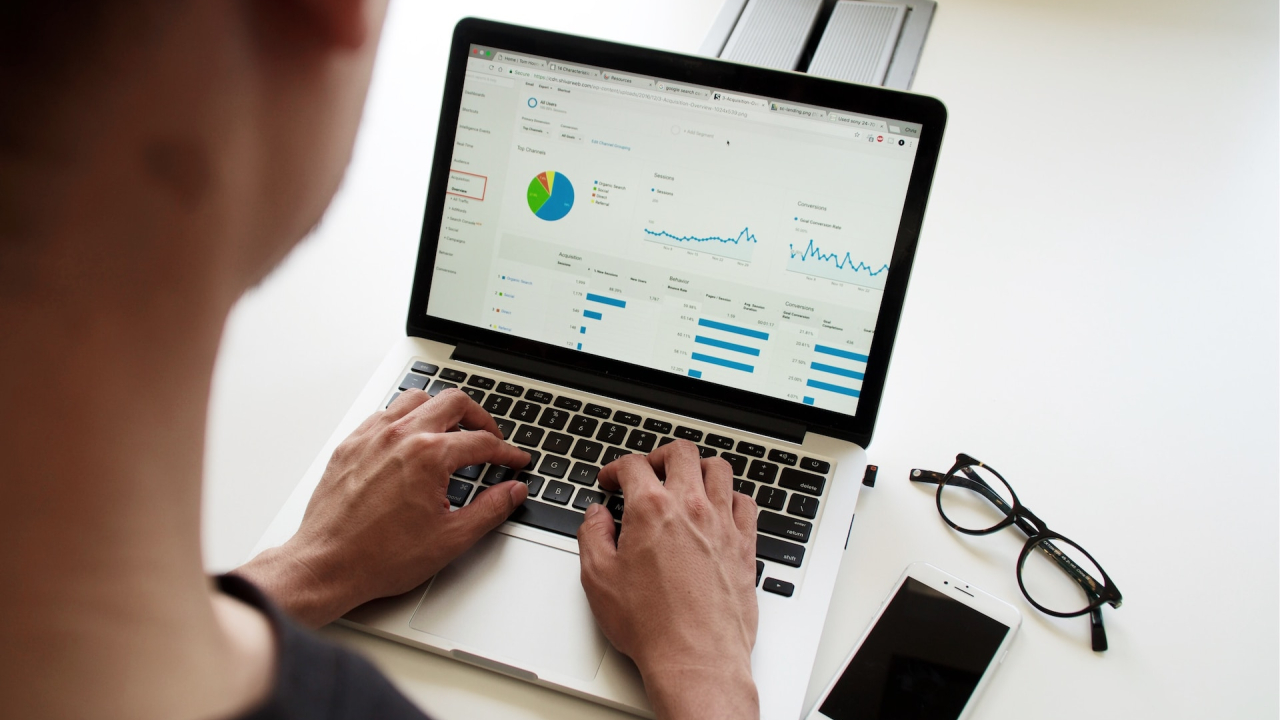IBM și Deloitte oferă companiilor soluții software complete pentru decarbonizare