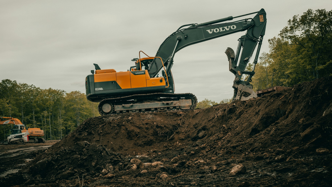 Studiu Volvo: utilajele de construcții electrice, performanțe identice, zero CO2
