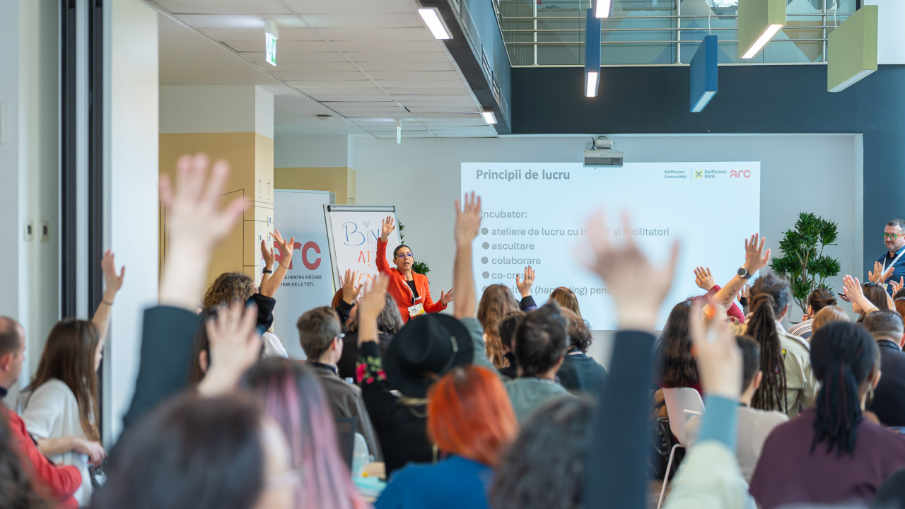 75 de ONG-uri din Raiffeisen Comunități participă la Incubatorul de Comunități Sustenabile