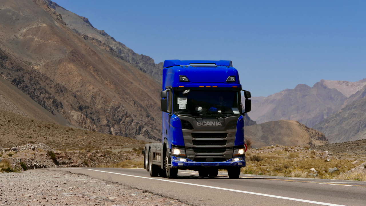 Scania ar putea produce doar camioane electrice înainte de 2040