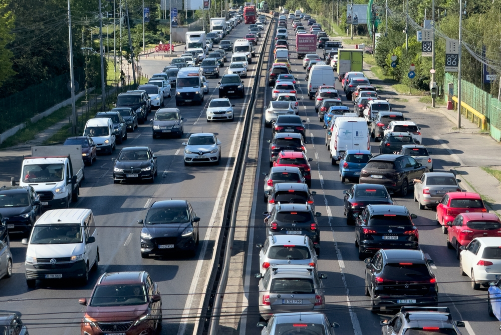 Mobilitate urbană: cum stau București și Cluj-Napoca cu gestionarea traficului