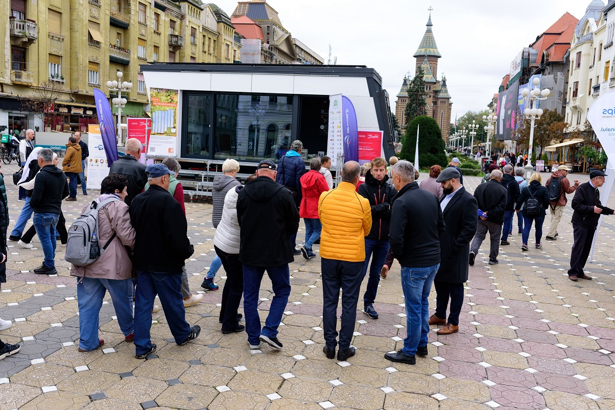 Caravana ROENEF: cum și-ar spori românii eficiența energetică în propria locuință