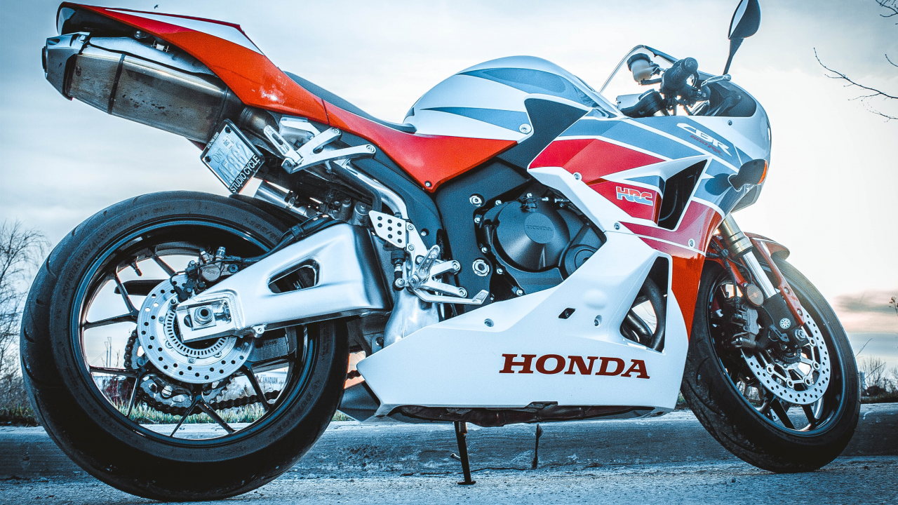 Honda ar putea lansa în curând zece motociclete electrice cu baterii solide