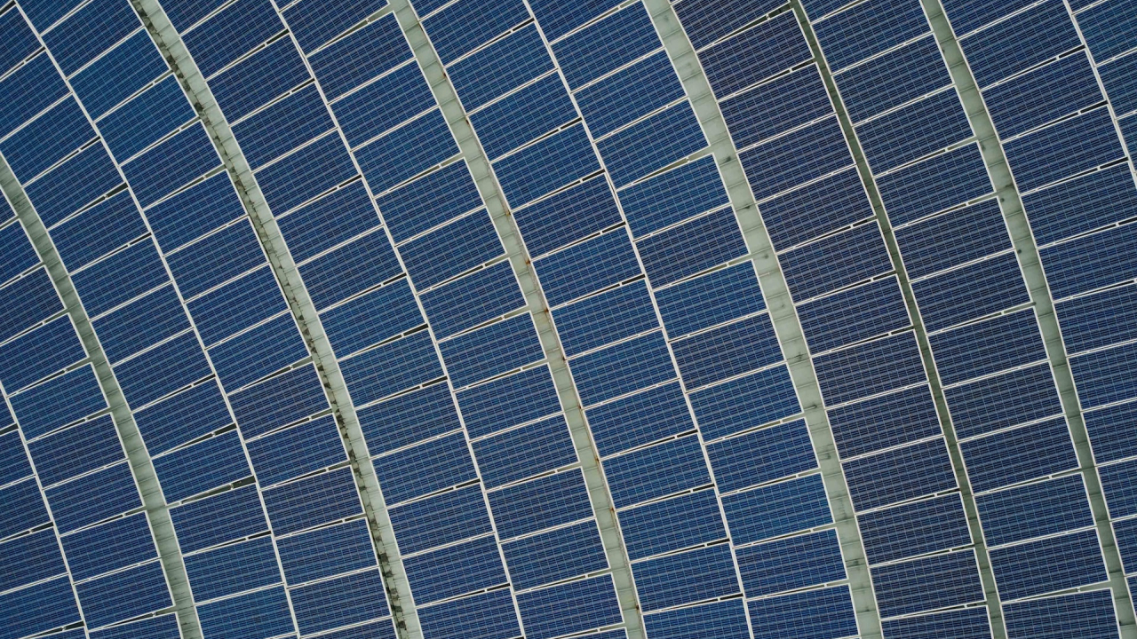 Instalațiile solare plutitoare poate fi răspunsul la independența energetică