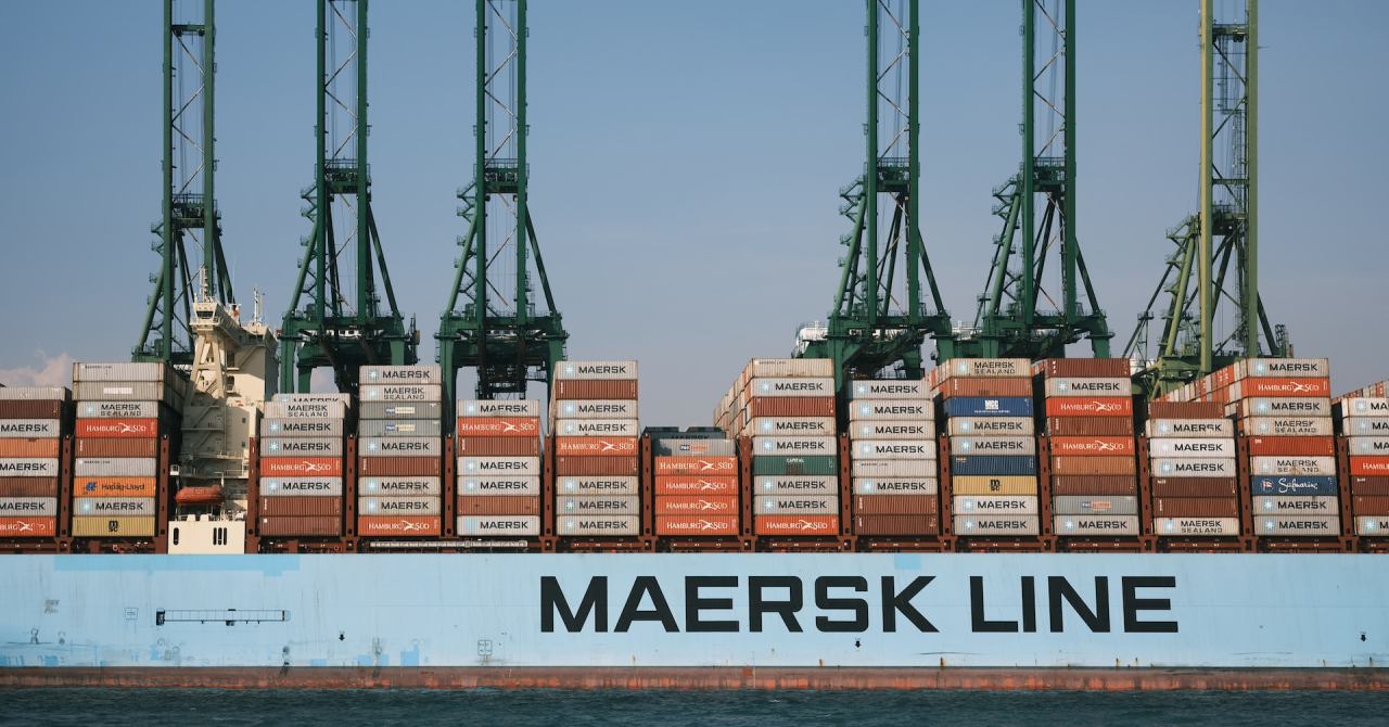 Maersk cumpără 500.000 de tone de e-metanol pentru transportul maritim verde