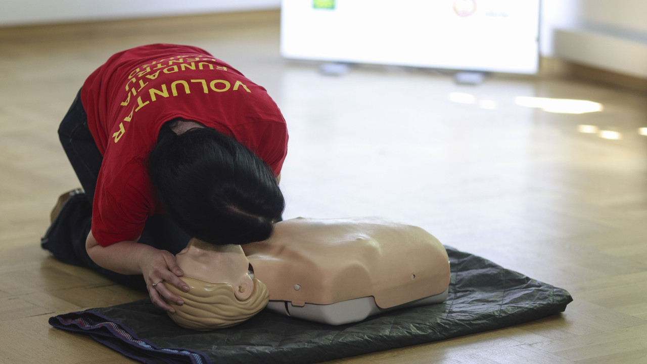 Studiu Groupama: 82% dintre români nu știu să acorde primul ajutor, deși unul din cinci a fost martor la o urgență